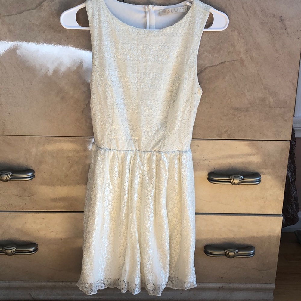 White lace dress